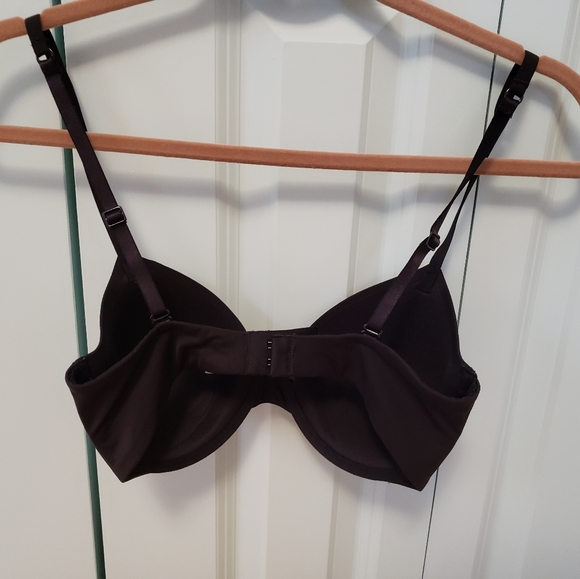 True &Co Body Convertible Underwire T-Shir - Picture 15 of 16